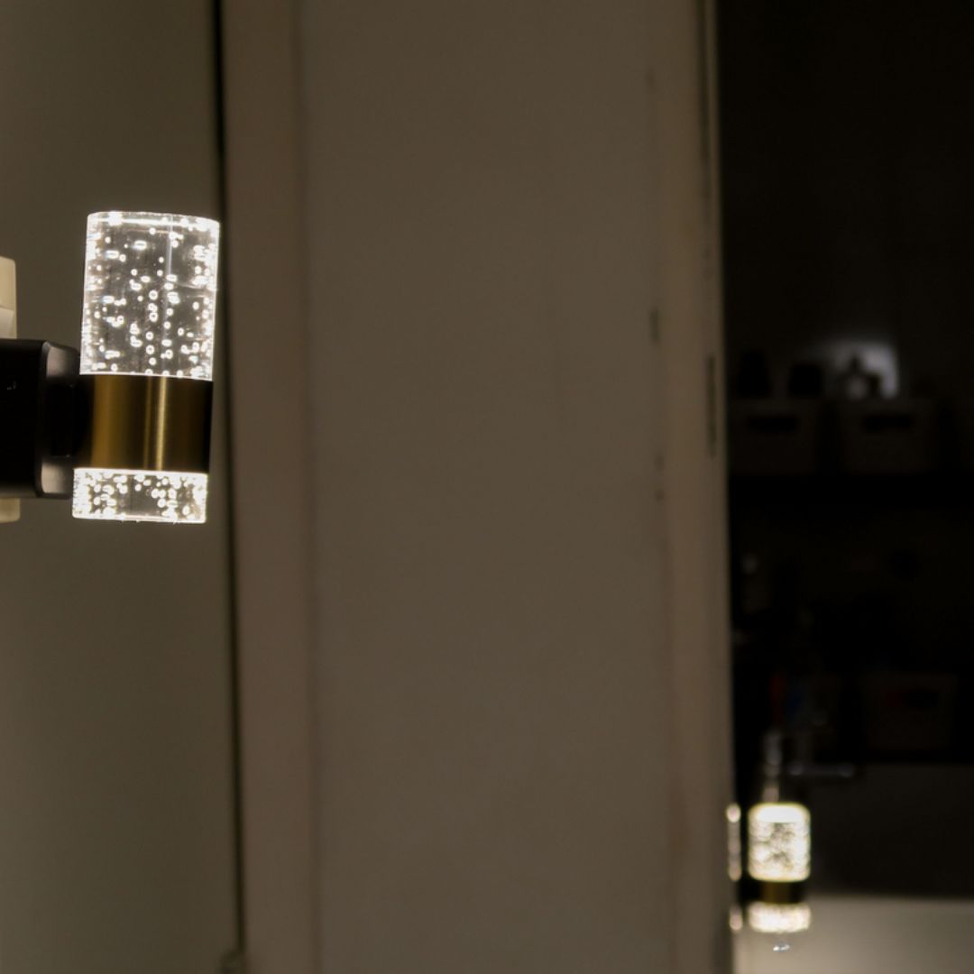 LumiSense Lampa – 2-Częściowa Lampa Ścienna LED z Automatycznym Czujnikiem Światła | Luksusowy Kinkiet z Regulowaną Jasnością i Złotymi Akcentami