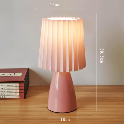 Elegancka Lampka Biurkowa LED ConePleated z Ceramiczną Podstawą i Minimalistycznym Kloszem – Idealna Lampka Nocna do Sypialni i Salonu