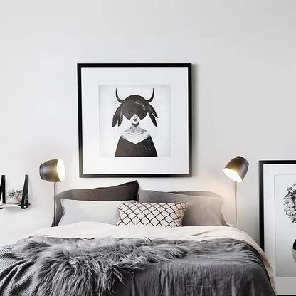 Kinkiet Ścienny Liora LED Nowoczesna Lampa w Trzech Kolorach z Możliwością Podłączenia do Gniazdka